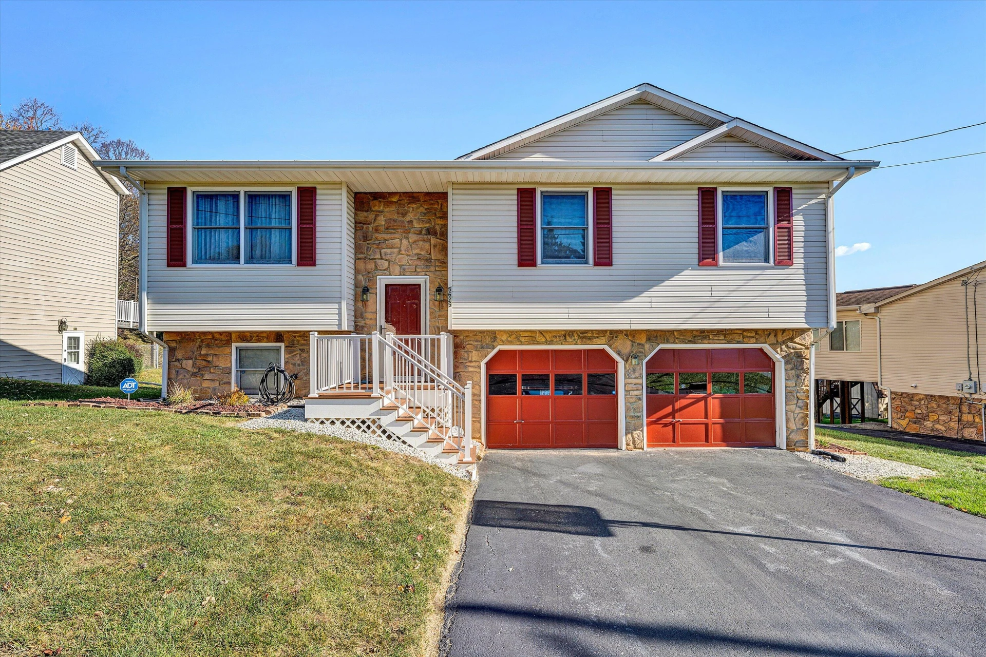 5625 Legate DR