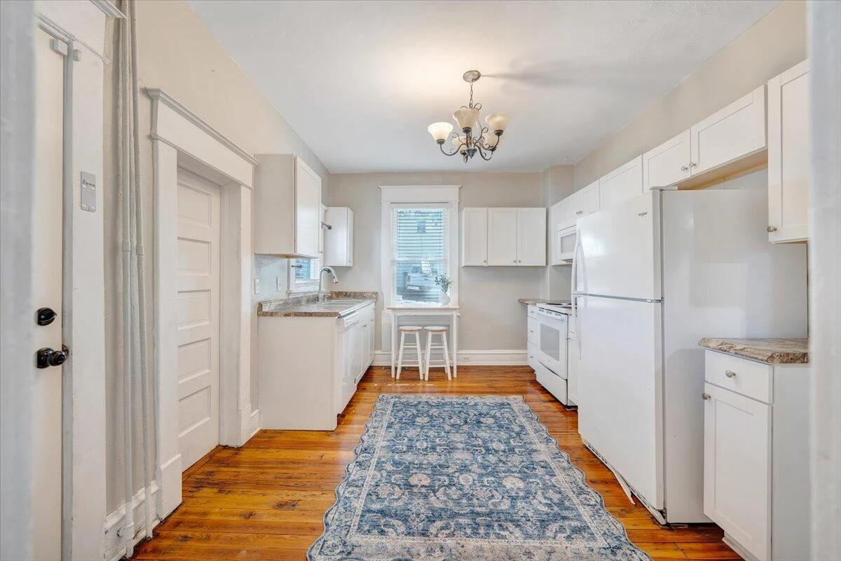 1008 5th ST SE - Photo 19
