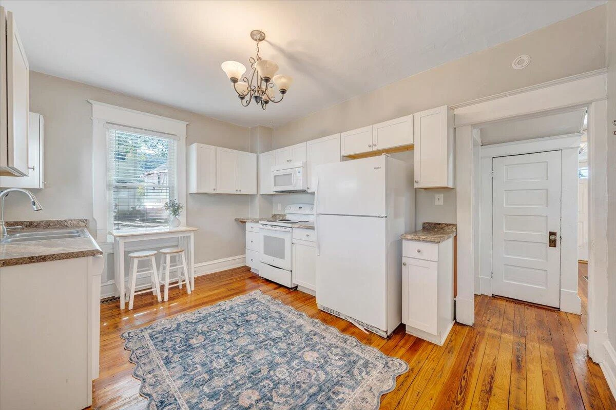 1008 5th ST SE - Photo 21