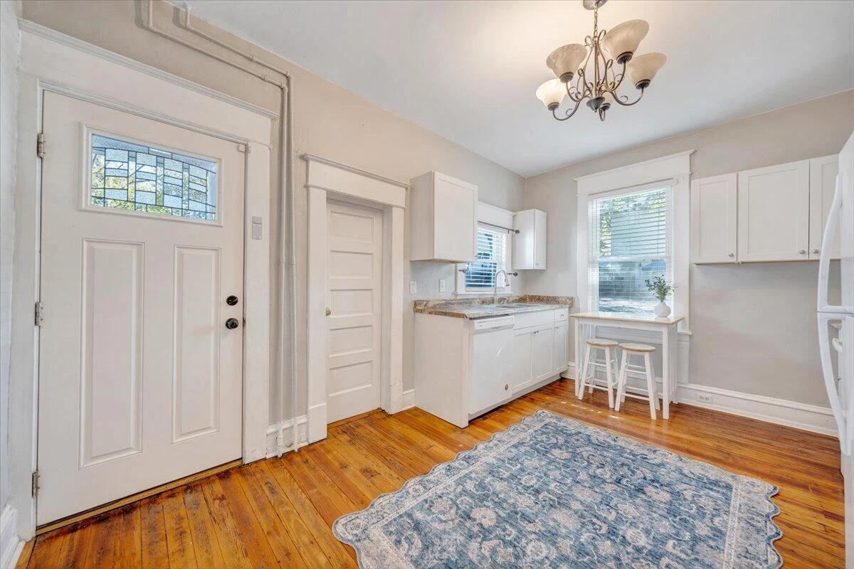 1008 5th ST SE - Photo 23