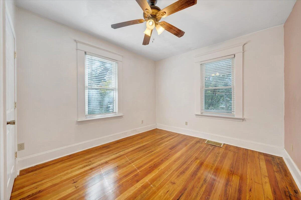 1008 5th ST SE - Photo 25