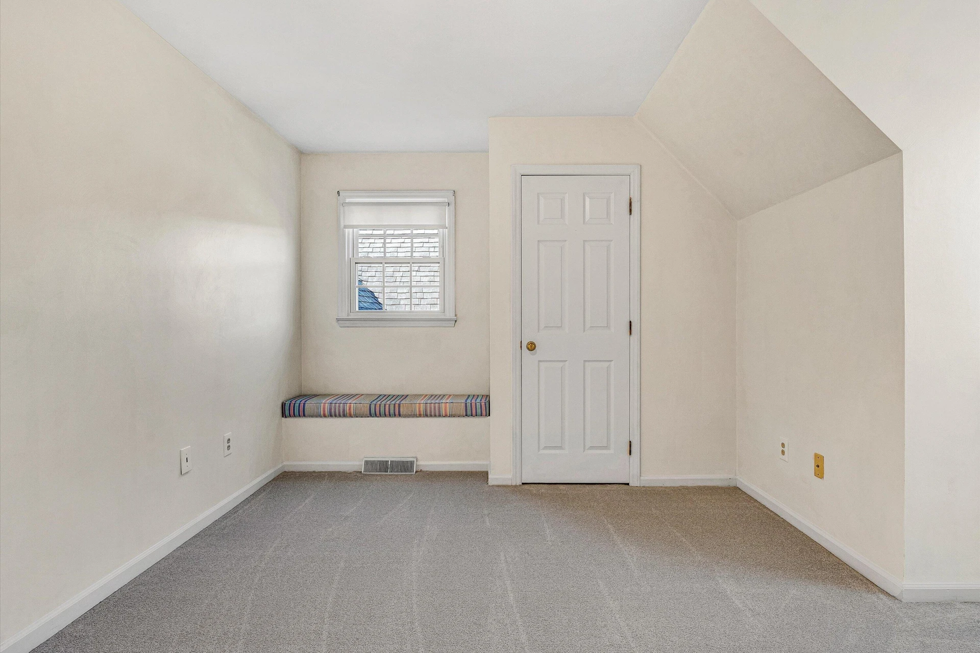 5206 Squires CT - Photo 34