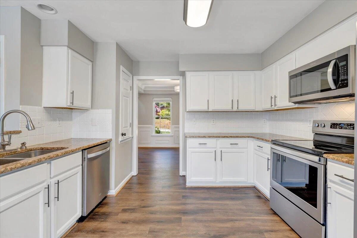226 Bush DR - Photo 11