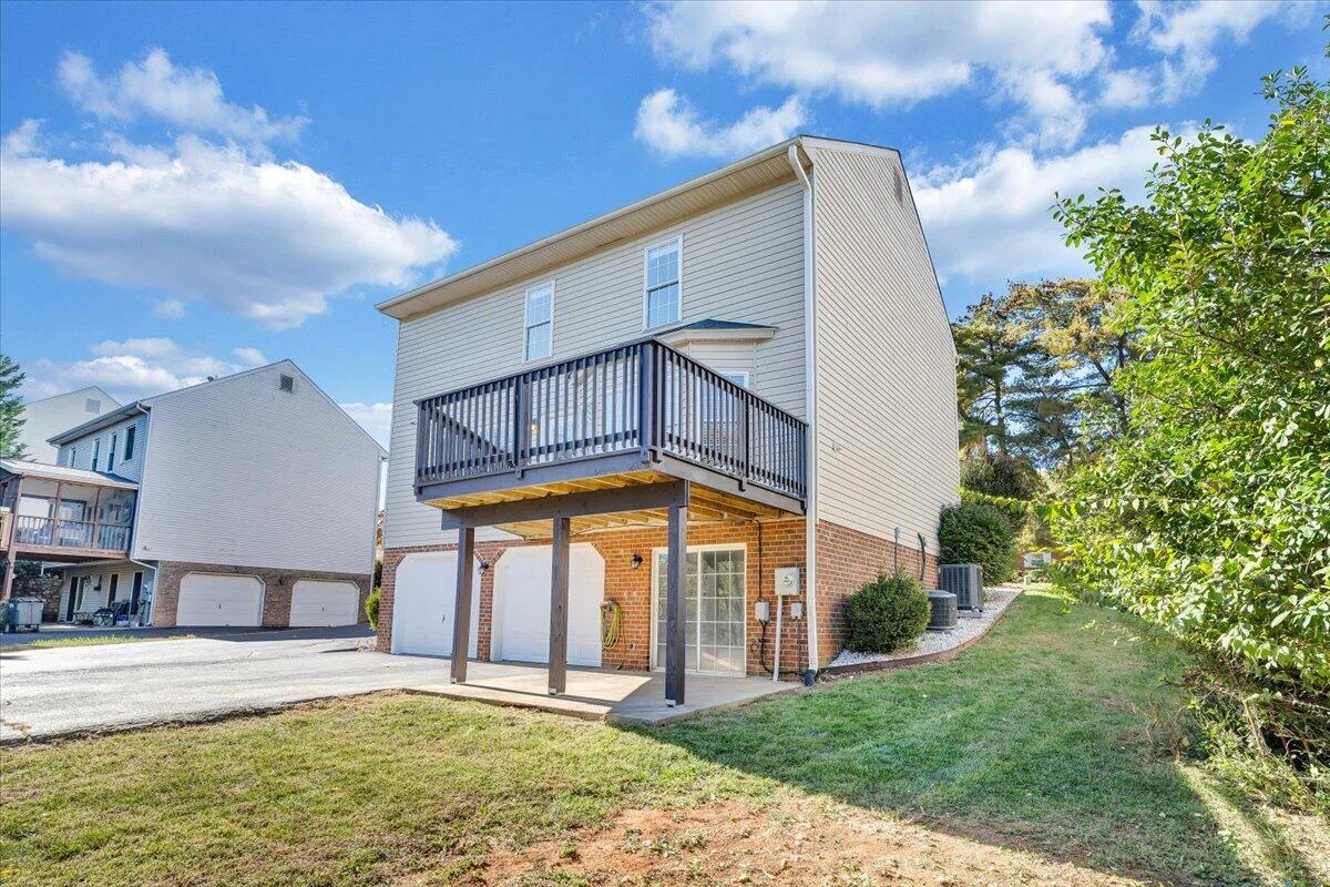 226 Bush DR - Photo 17
