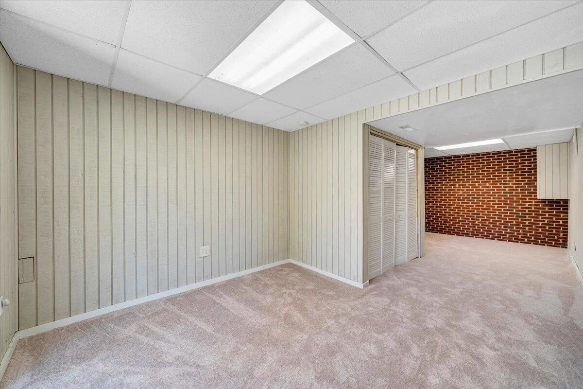 226 Bush DR - Photo 32