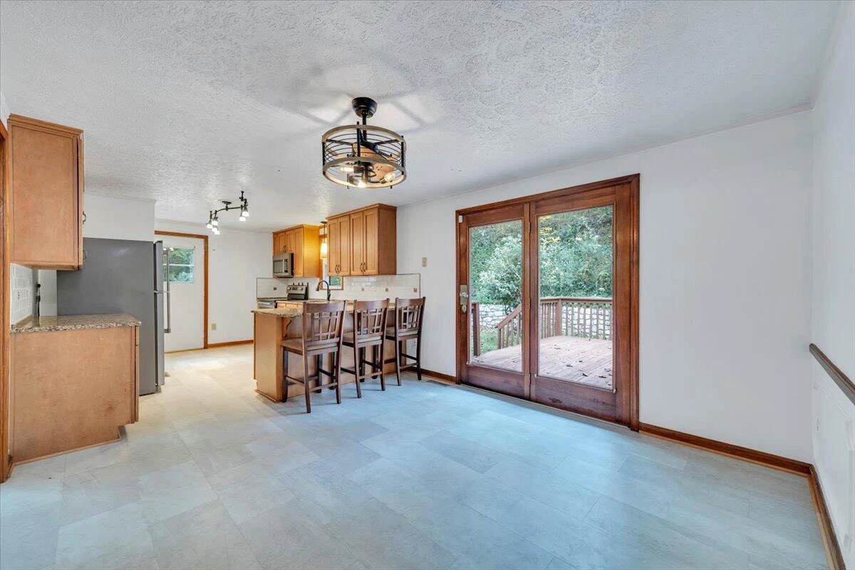 5225 Pitzer RD - Photo 10