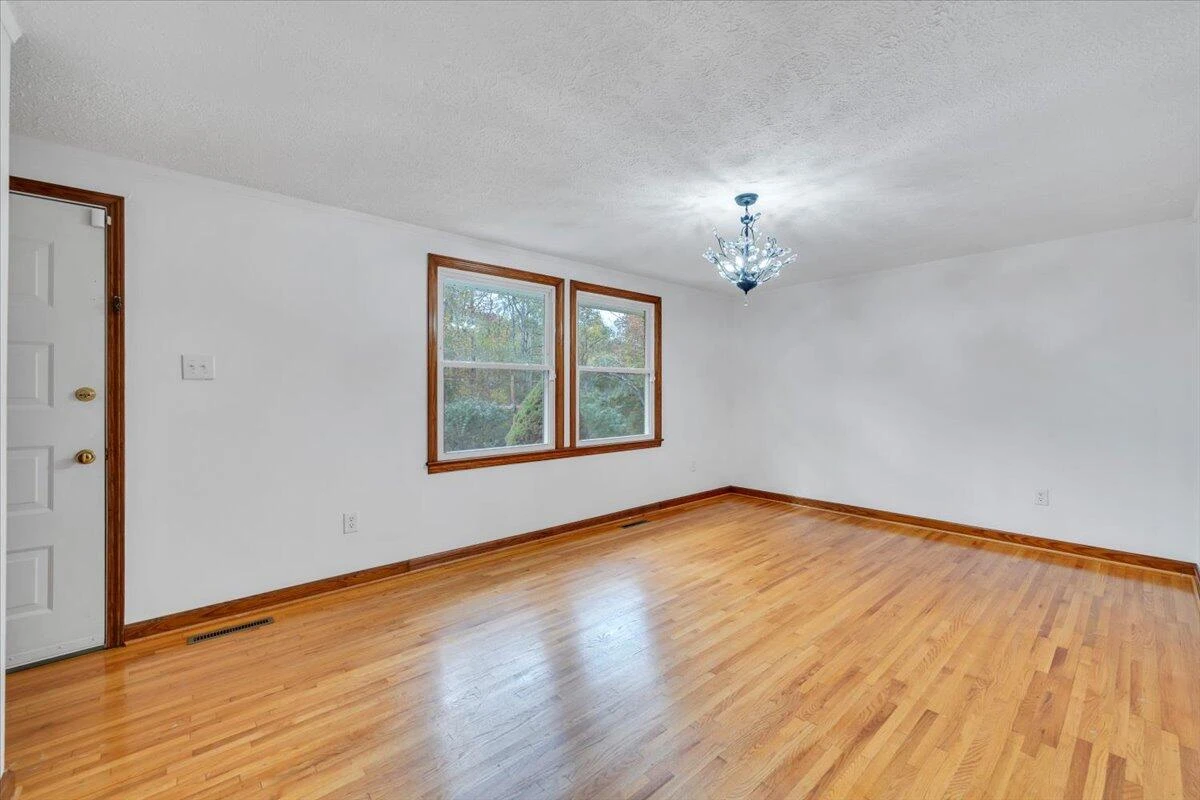 5225 Pitzer RD - Photo 4