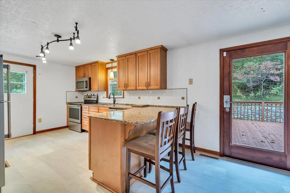 5225 Pitzer RD - Photo 6
