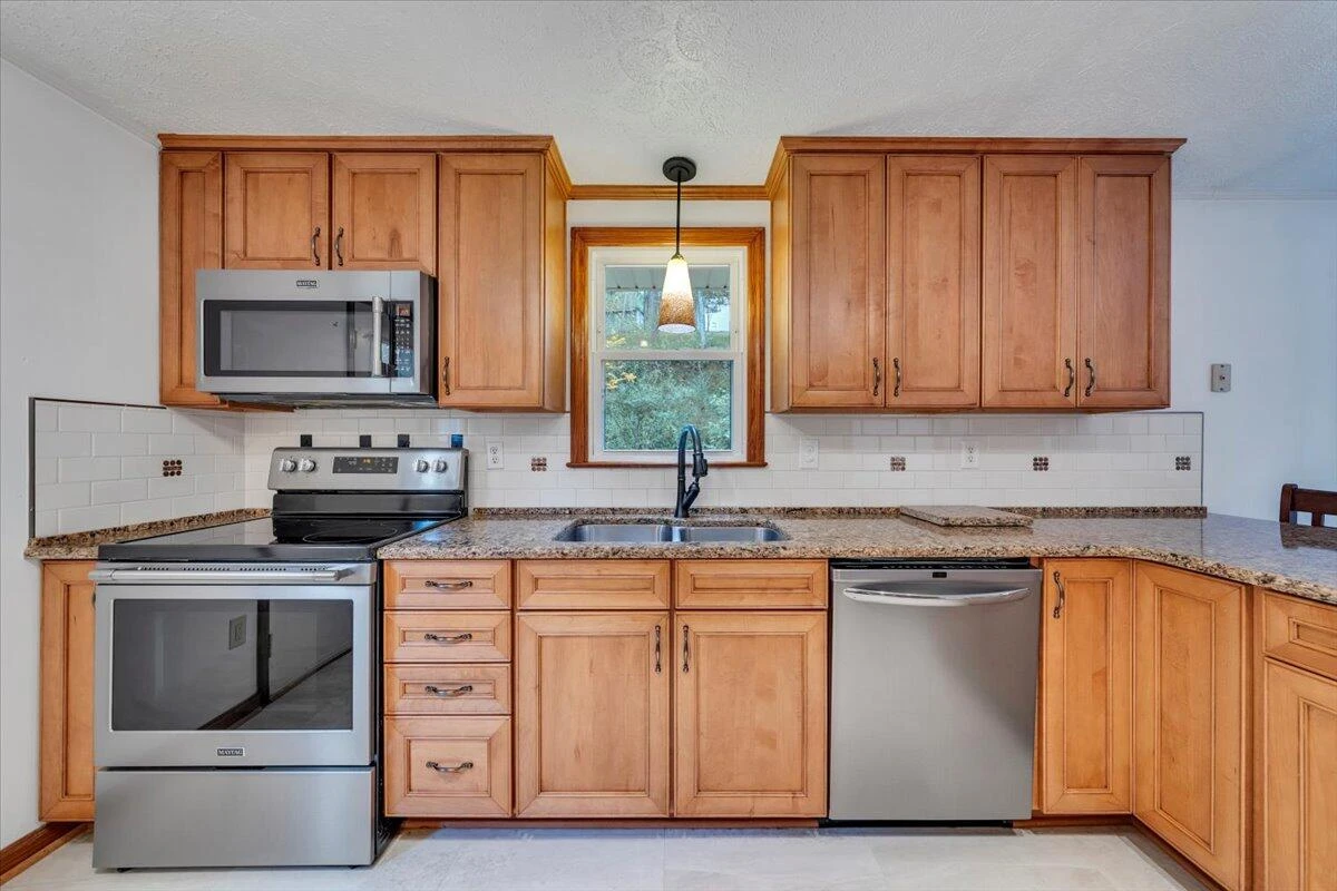 5225 Pitzer RD - Photo 8