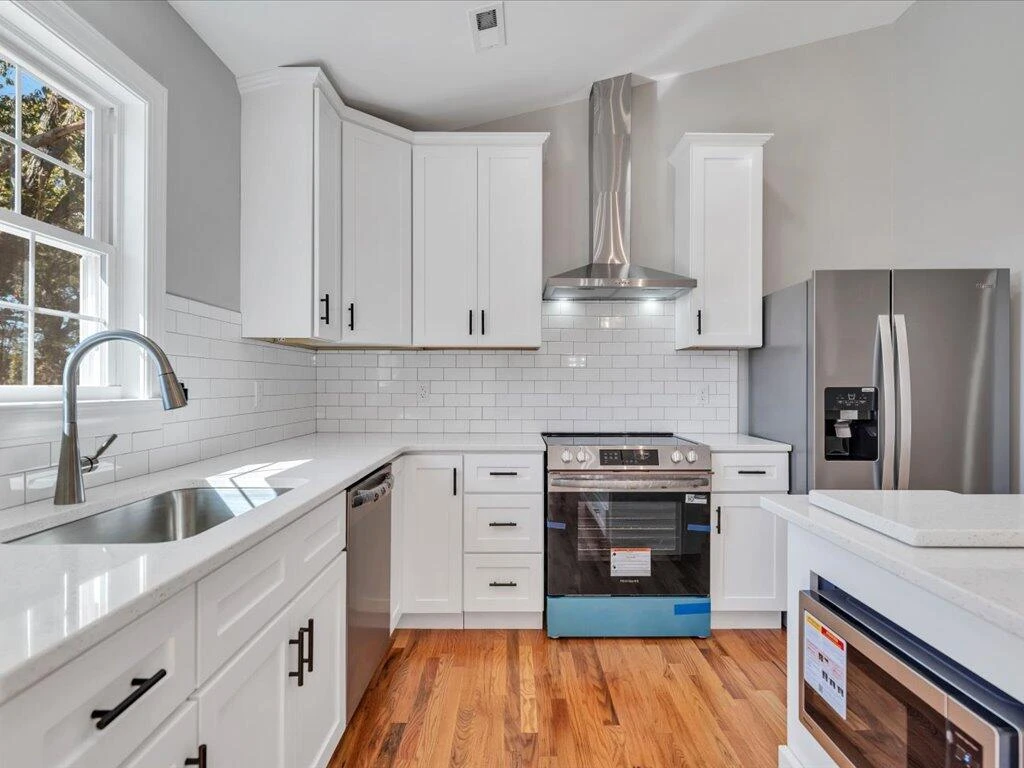 1100 Oakgrove AVE - Photo 12