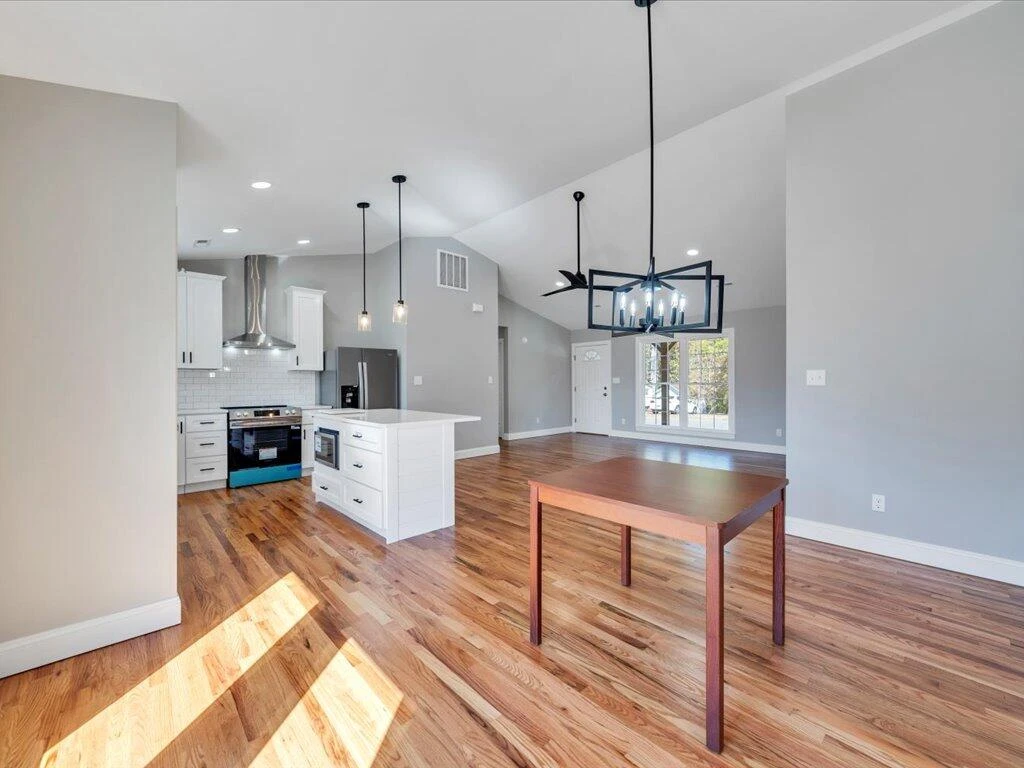 1100 Oakgrove AVE - Photo 13