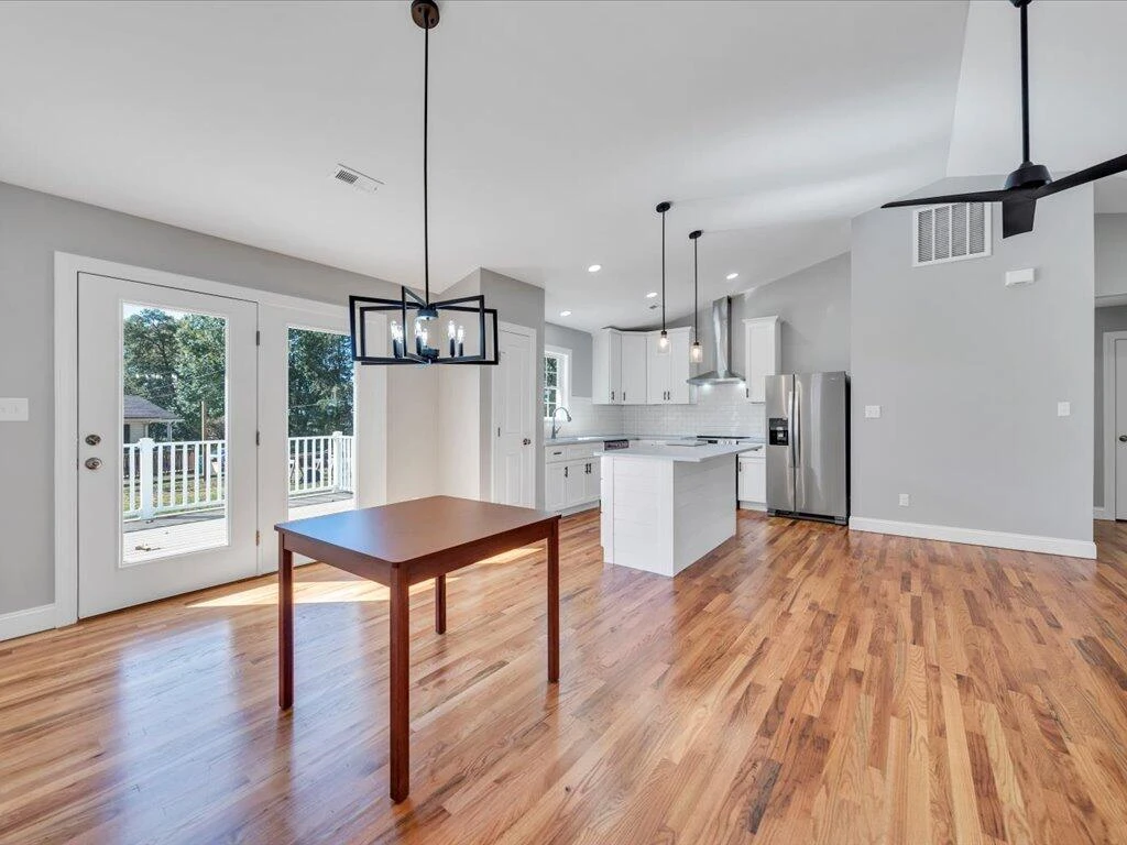 1100 Oakgrove AVE - Photo 15