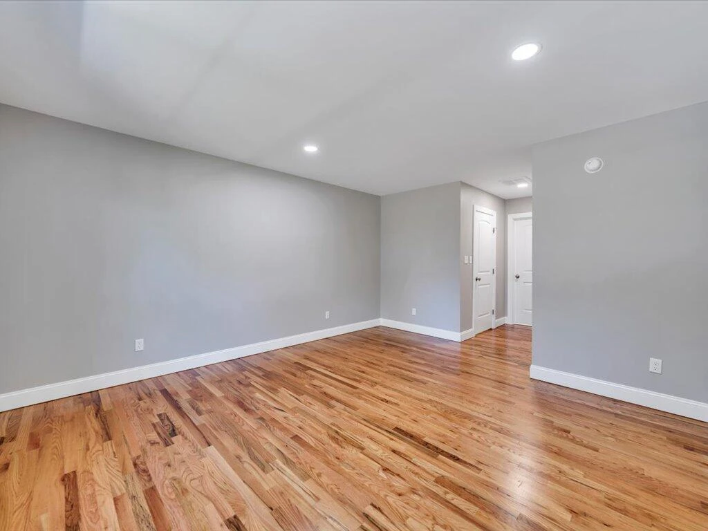 1100 Oakgrove AVE - Photo 20