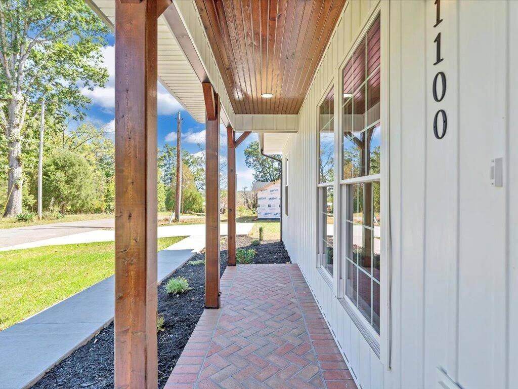 1100 Oakgrove AVE - Photo 33
