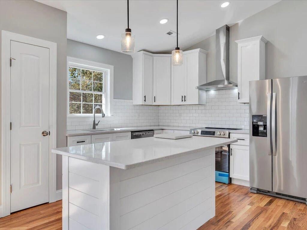 1100 Oakgrove AVE - Photo 8