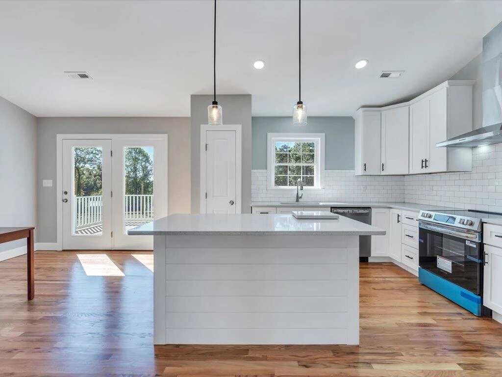 1100 Oakgrove AVE - Photo 9