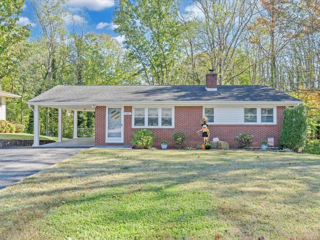 611 Murphy RD