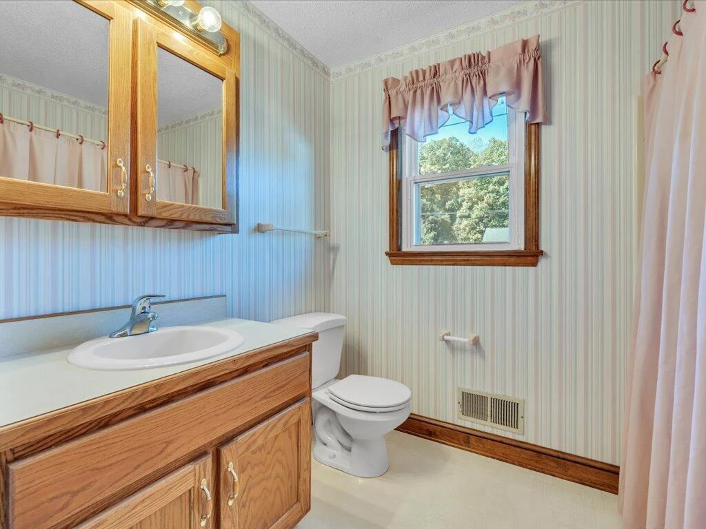 611 Murphy RD - Photo 14