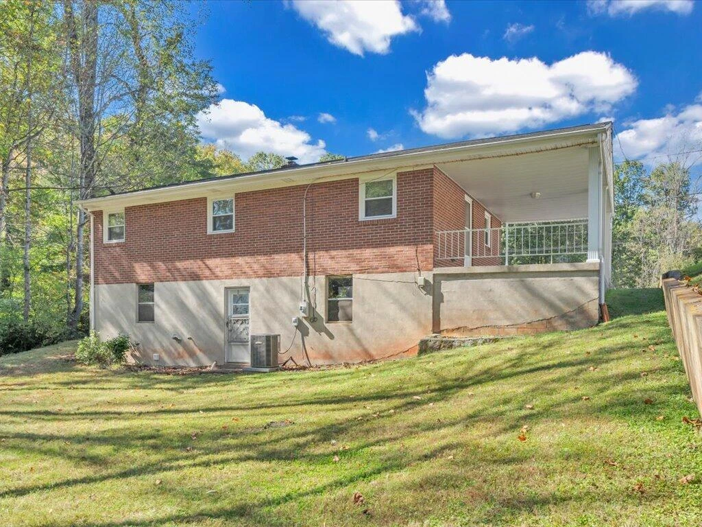 611 Murphy RD - Photo 26