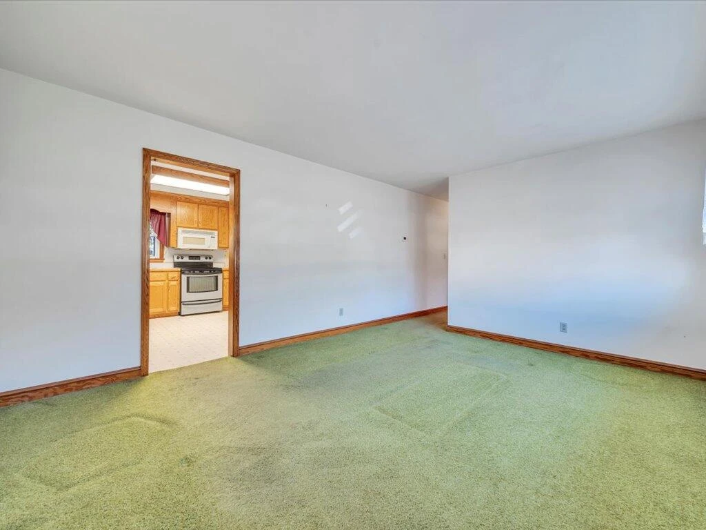 611 Murphy RD - Photo 4