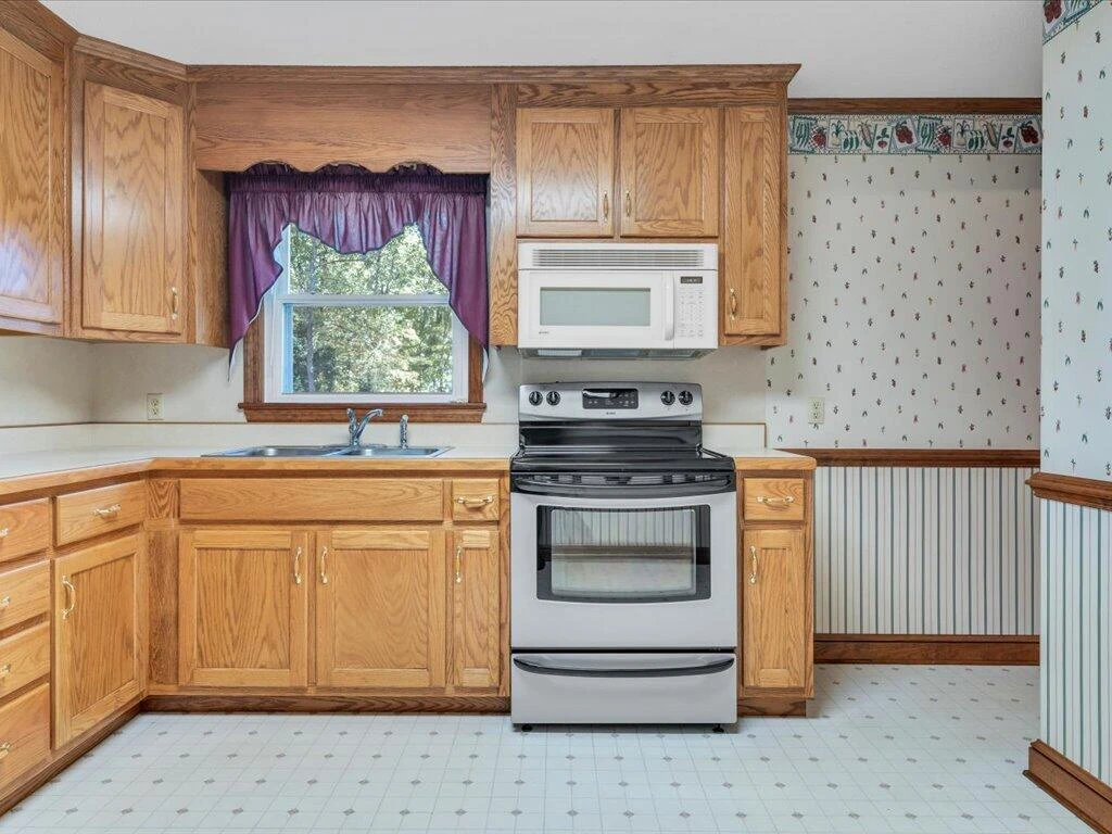 611 Murphy RD - Photo 7