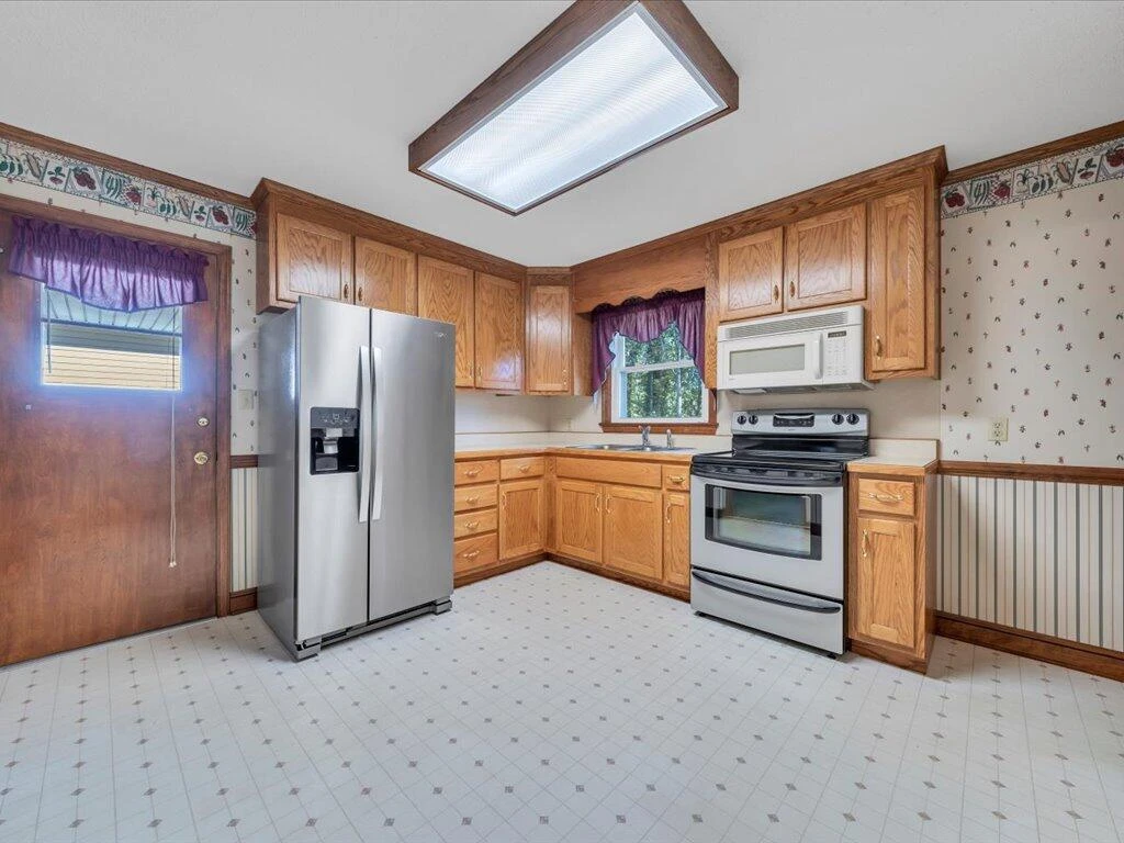 611 Murphy RD - Photo 8