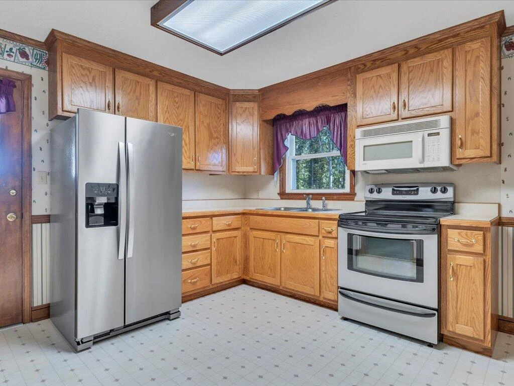 611 Murphy RD - Photo 9