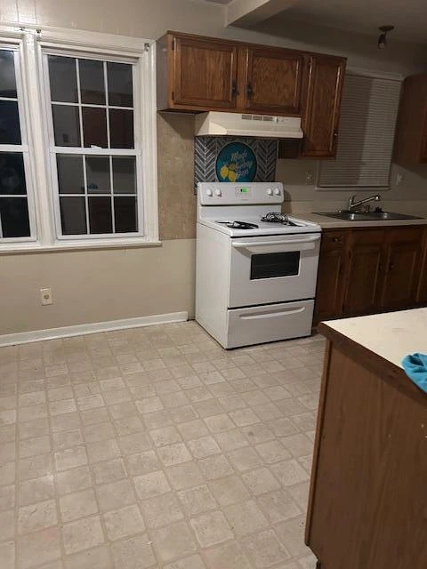 2518 Ravenwood AVE NW - Photo 2