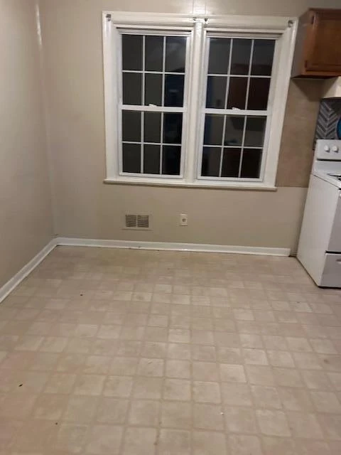 2518 Ravenwood AVE NW - Photo 3