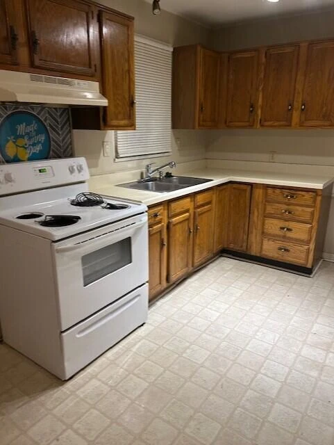 2518 Ravenwood AVE NW - Photo 5