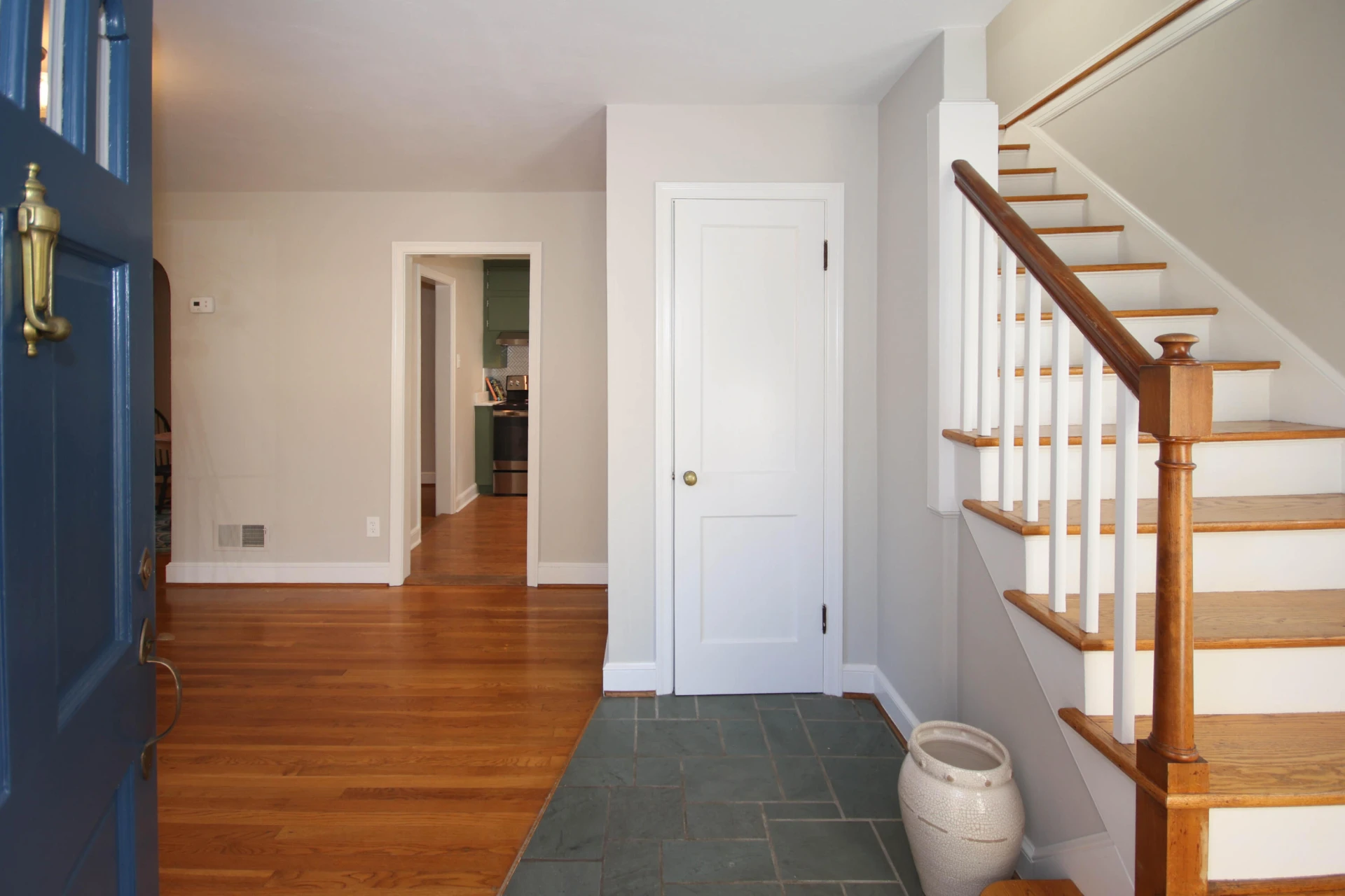 2630 Fairway DR SW - Photo 3