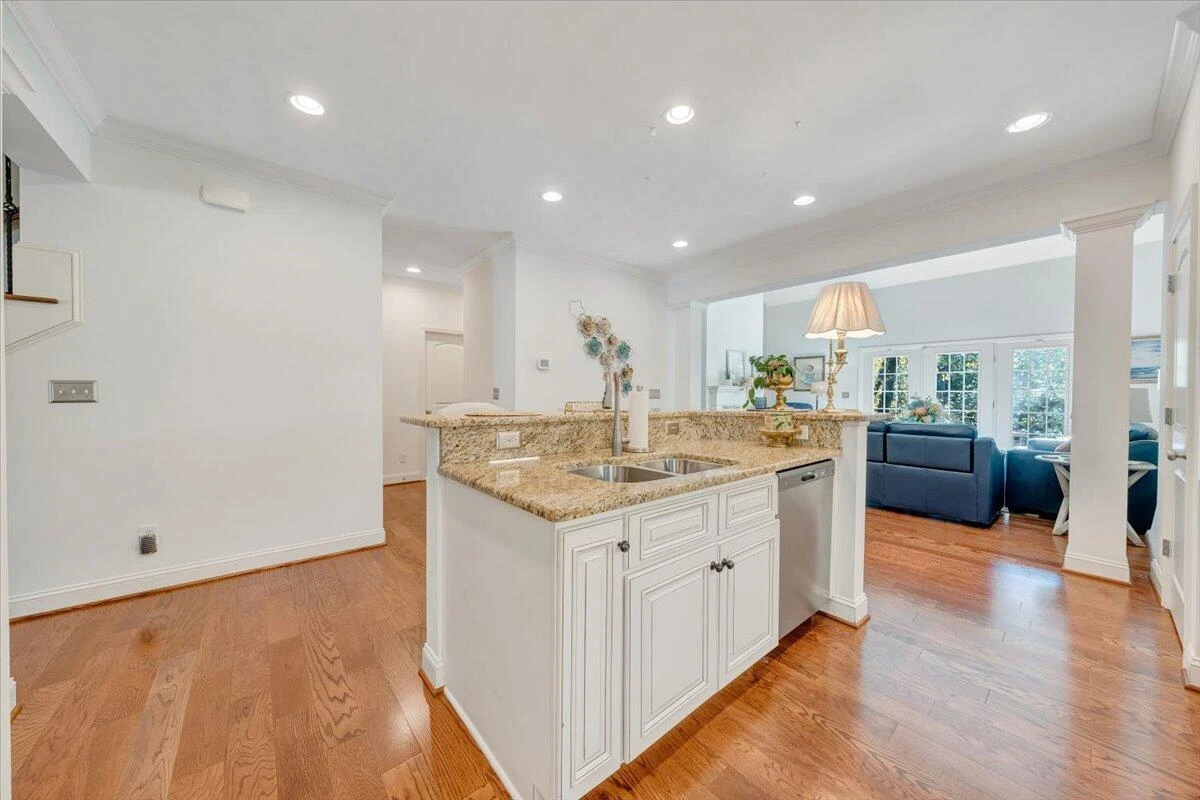 5653 Rockbridge CT - Photo 9