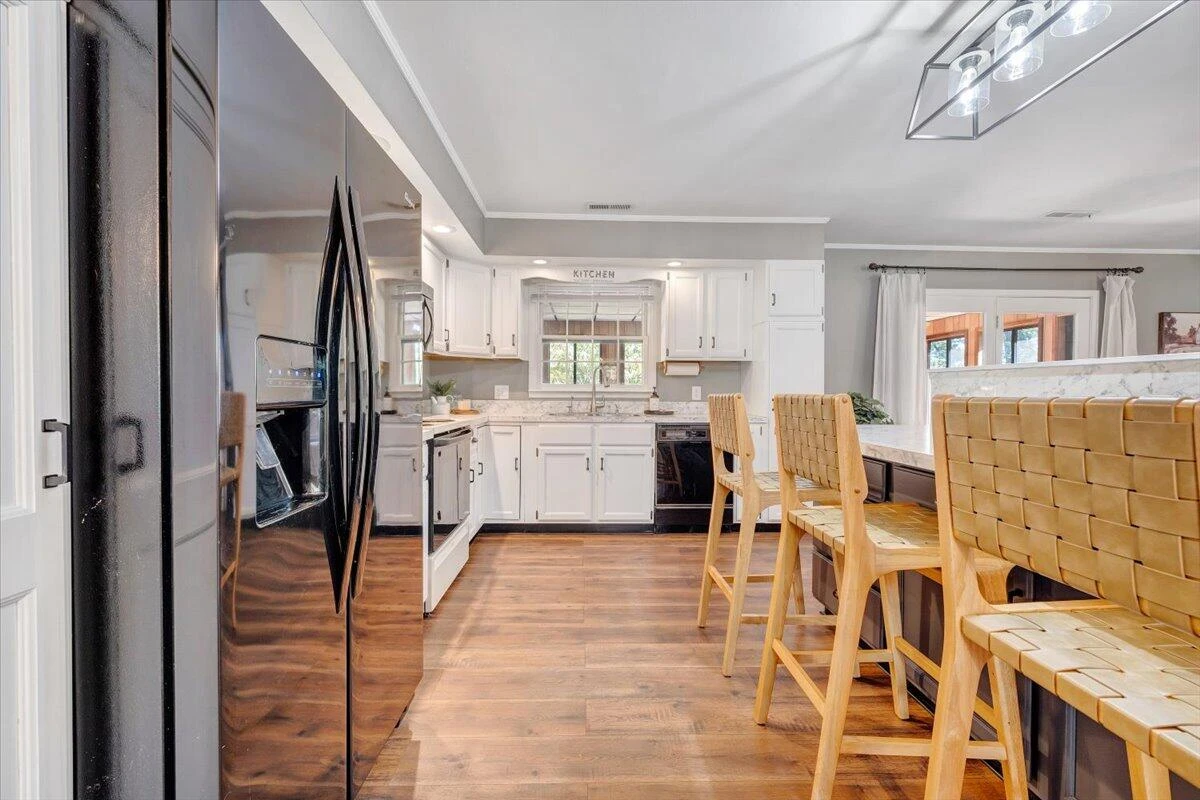 123 N Oakwood RD - Photo 14