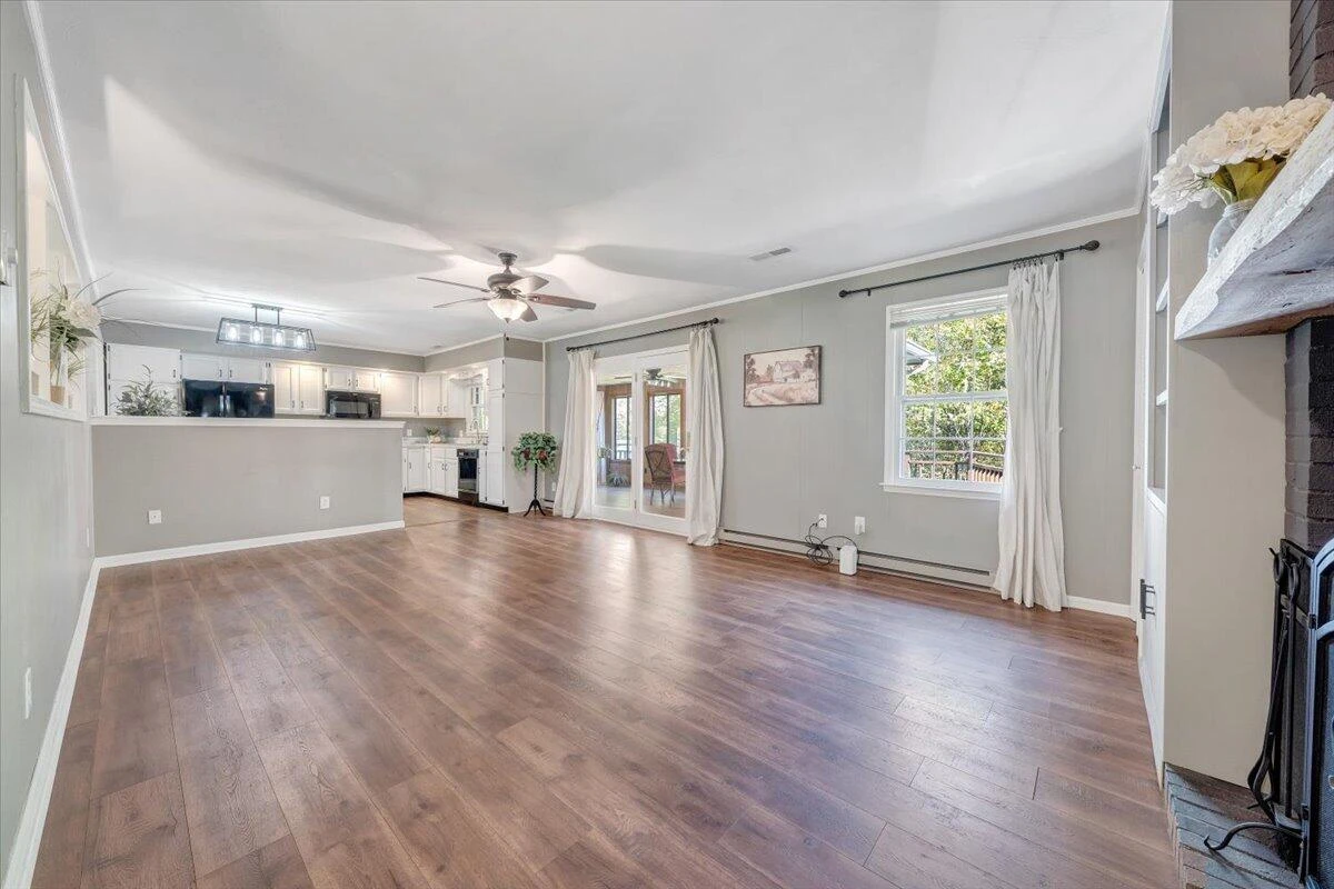123 N Oakwood RD - Photo 20