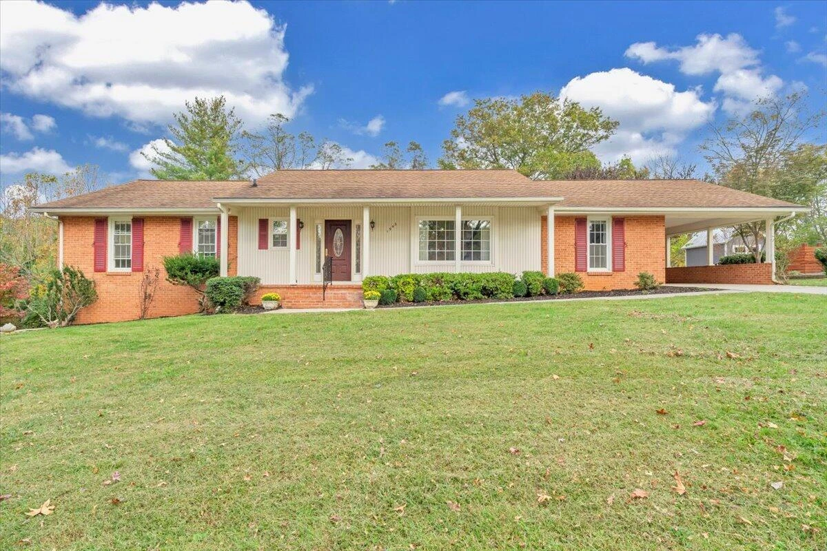 1943 Maylin DR
