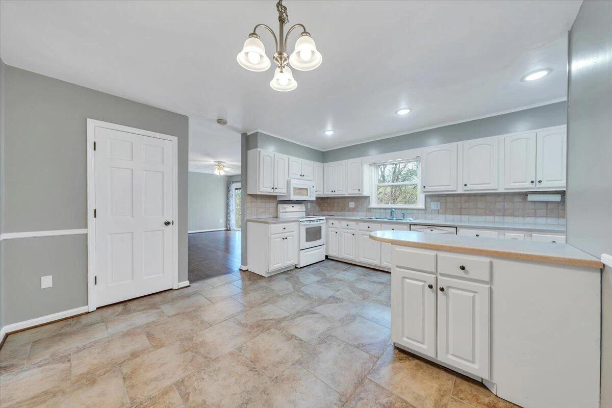 1943 Maylin DR - Photo 11