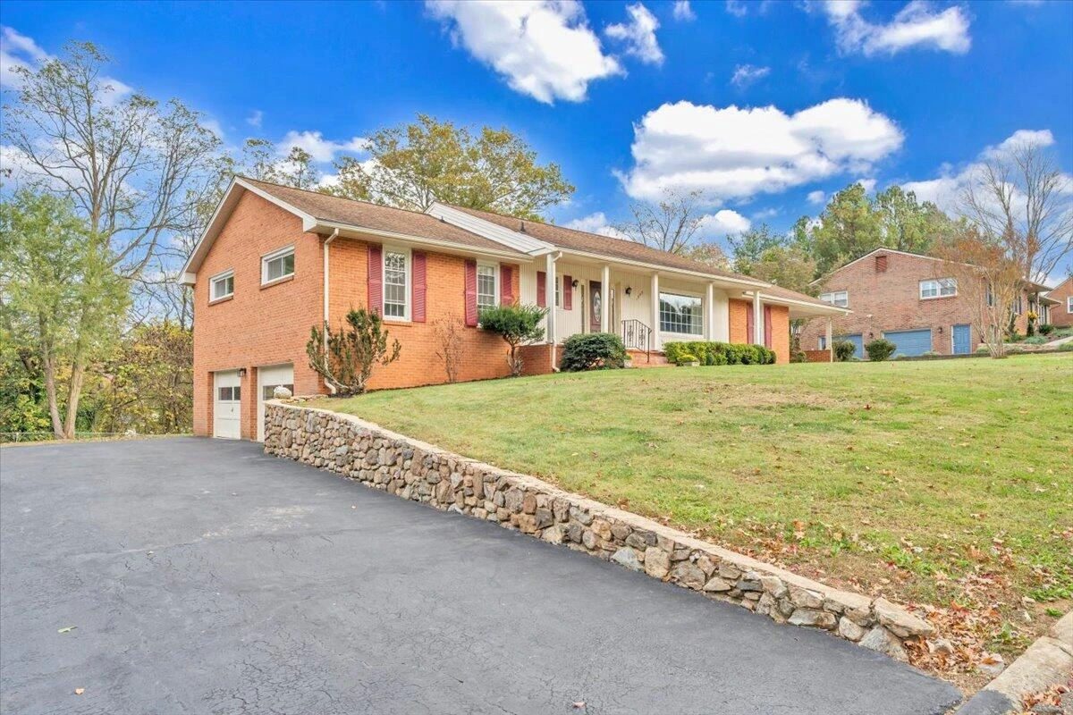 1943 Maylin DR - Photo 2