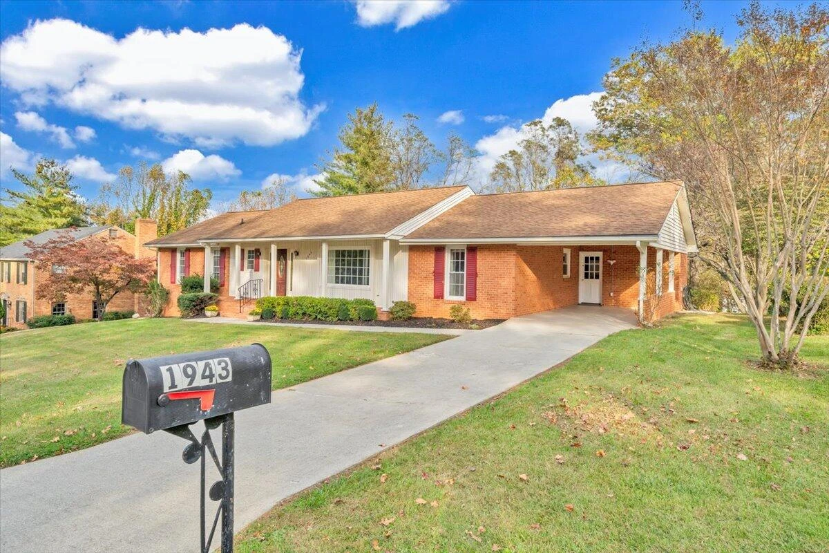 1943 Maylin DR - Photo 3
