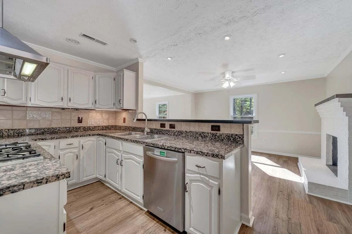 3190 Loch Haven DR - Photo 17