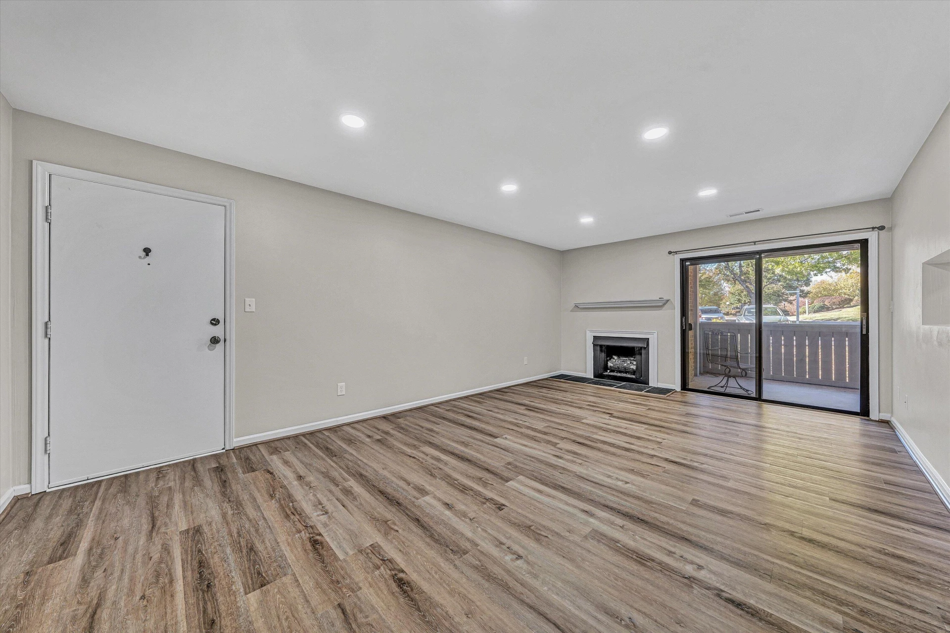 2405 Carriage House CT - Photo 5