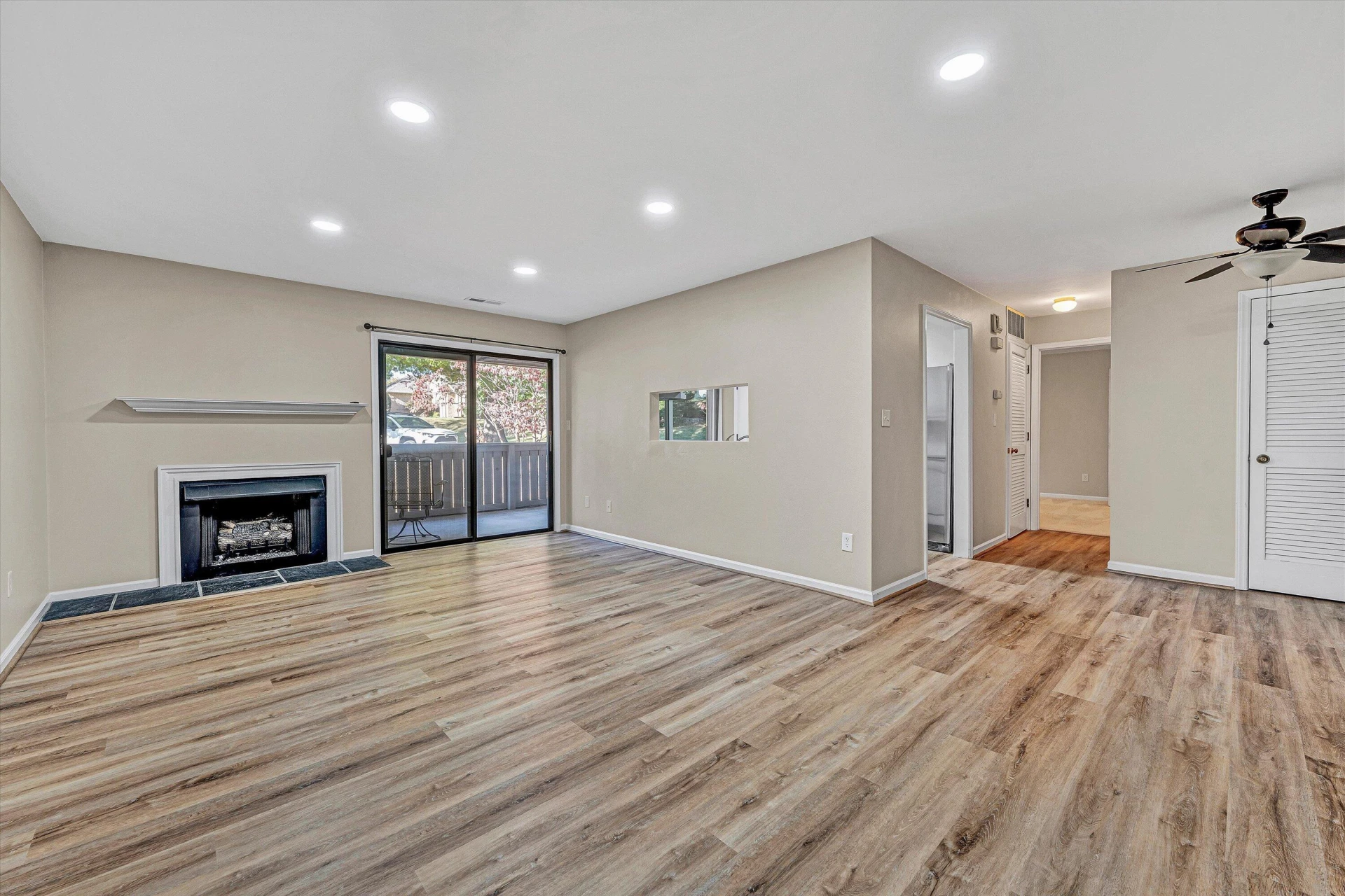 2405 Carriage House CT - Photo 7
