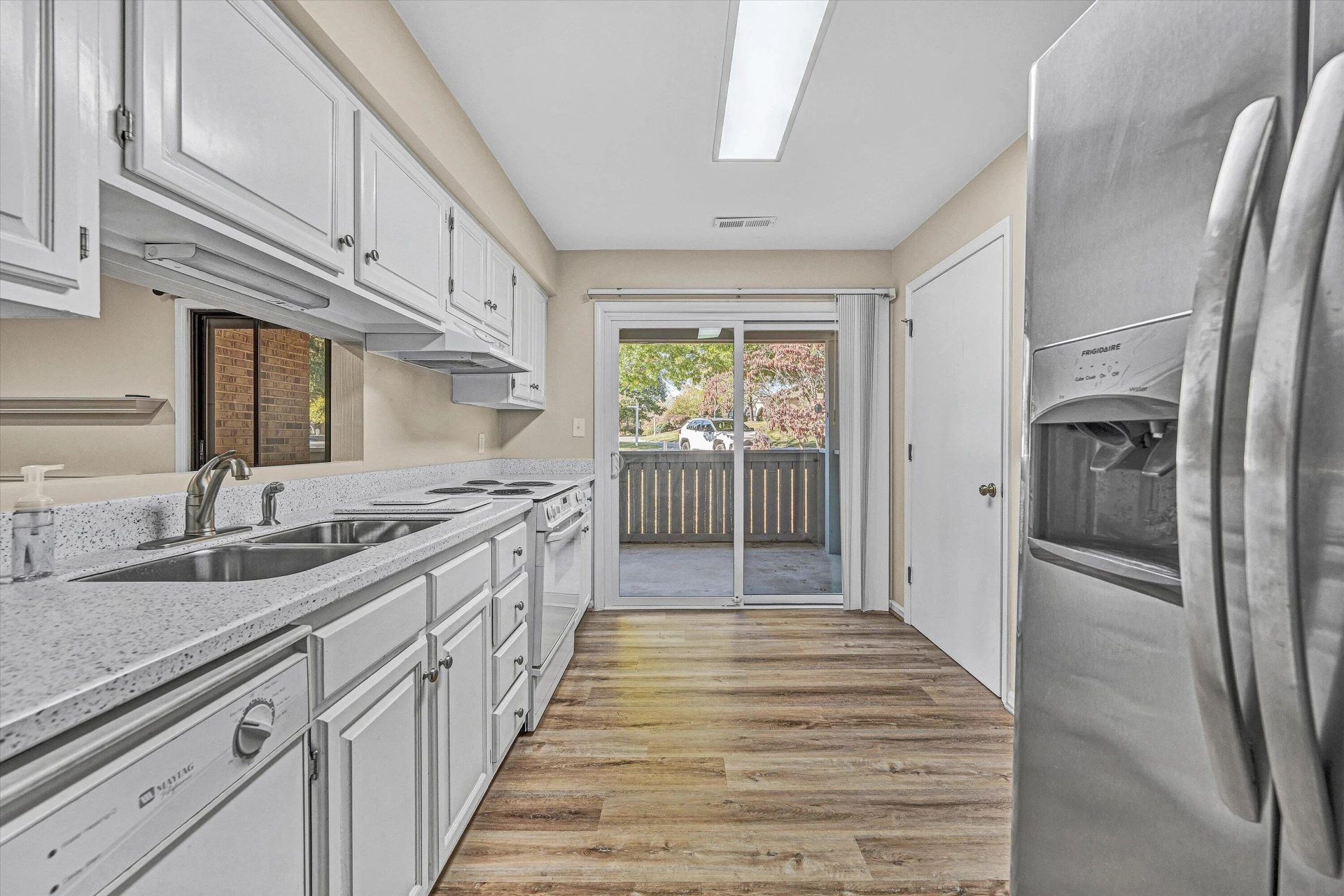 2405 Carriage House CT - Photo 9