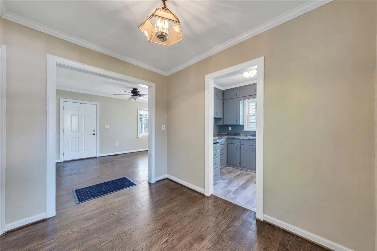 128 Courtney AVE NE - Photo 11