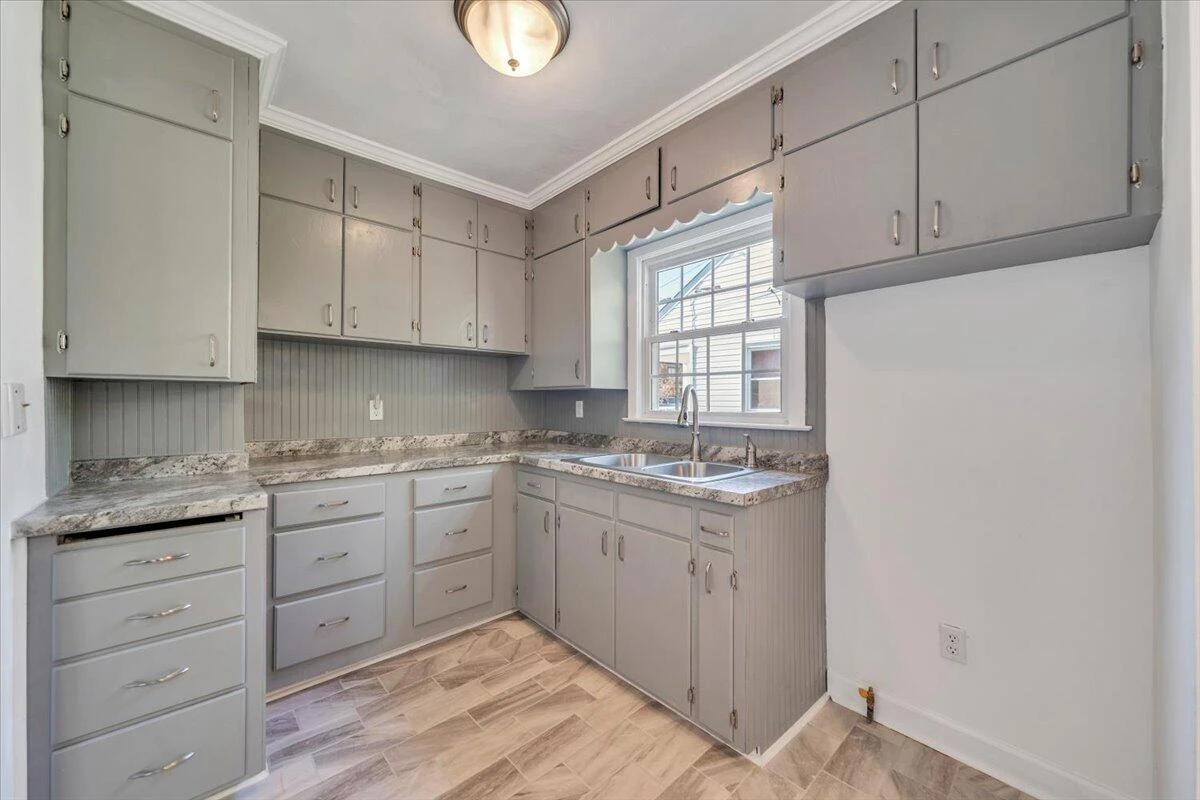 128 Courtney AVE NE - Photo 13