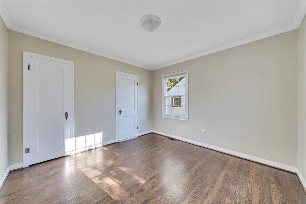 128 Courtney AVE NE - Photo 16