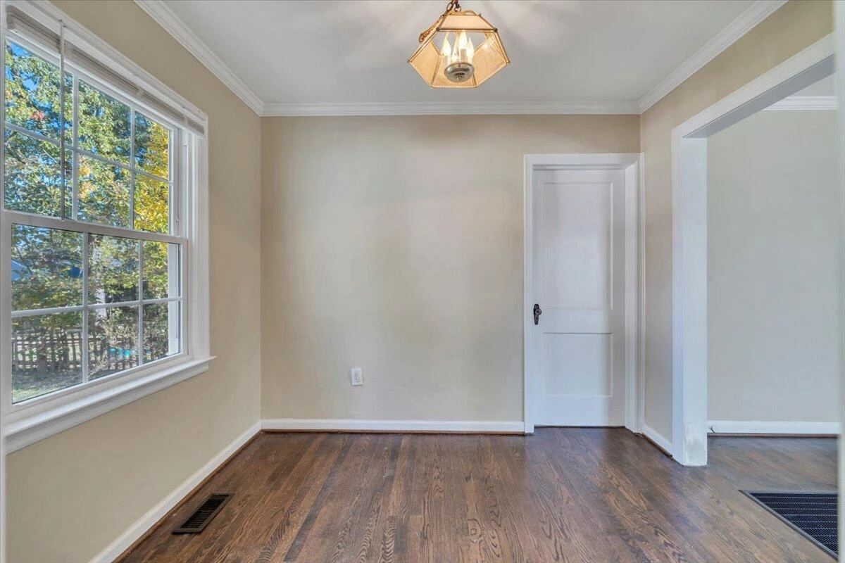 128 Courtney AVE NE - Photo 18