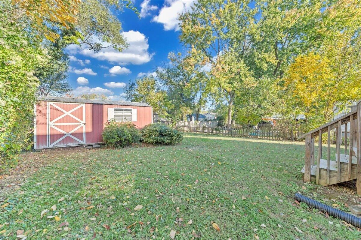 128 Courtney AVE NE - Photo 30