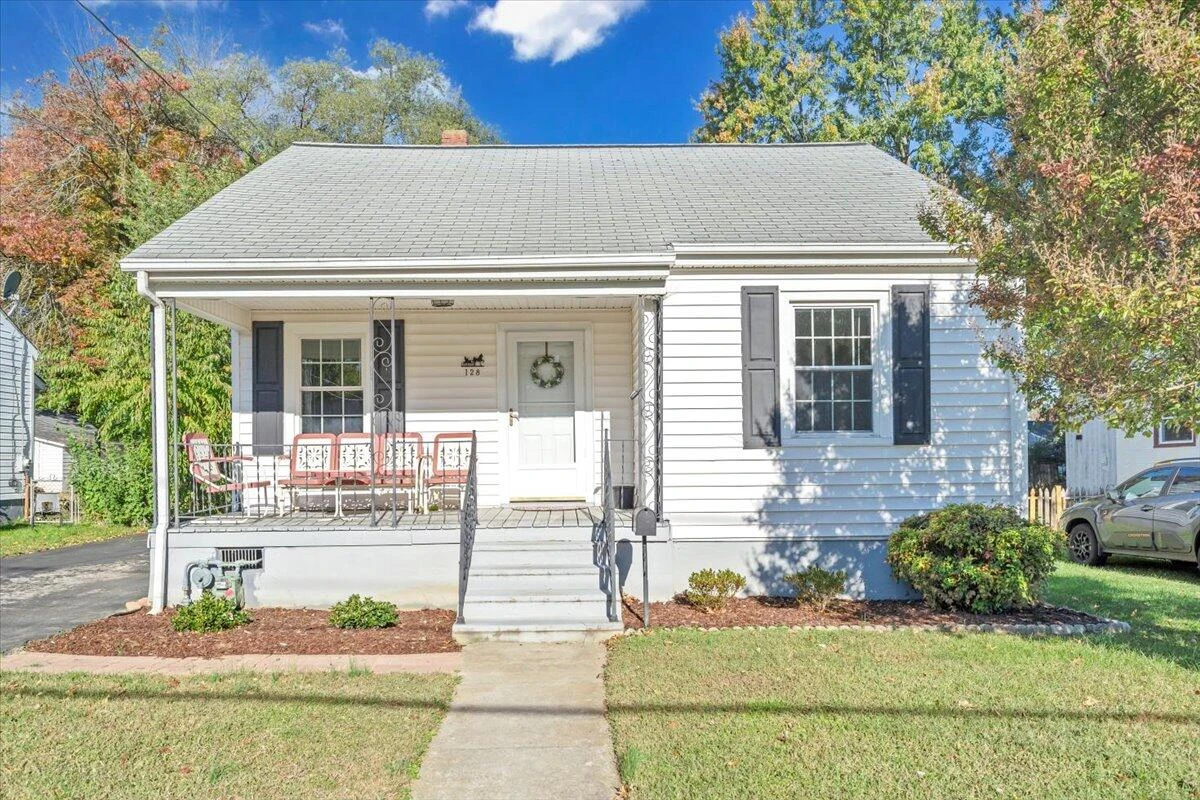 128 Courtney AVE NE - Photo 6