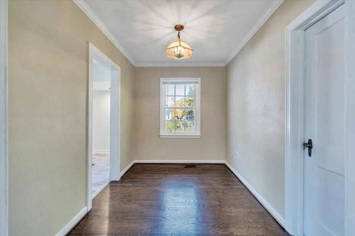 128 Courtney AVE NE - Photo 9