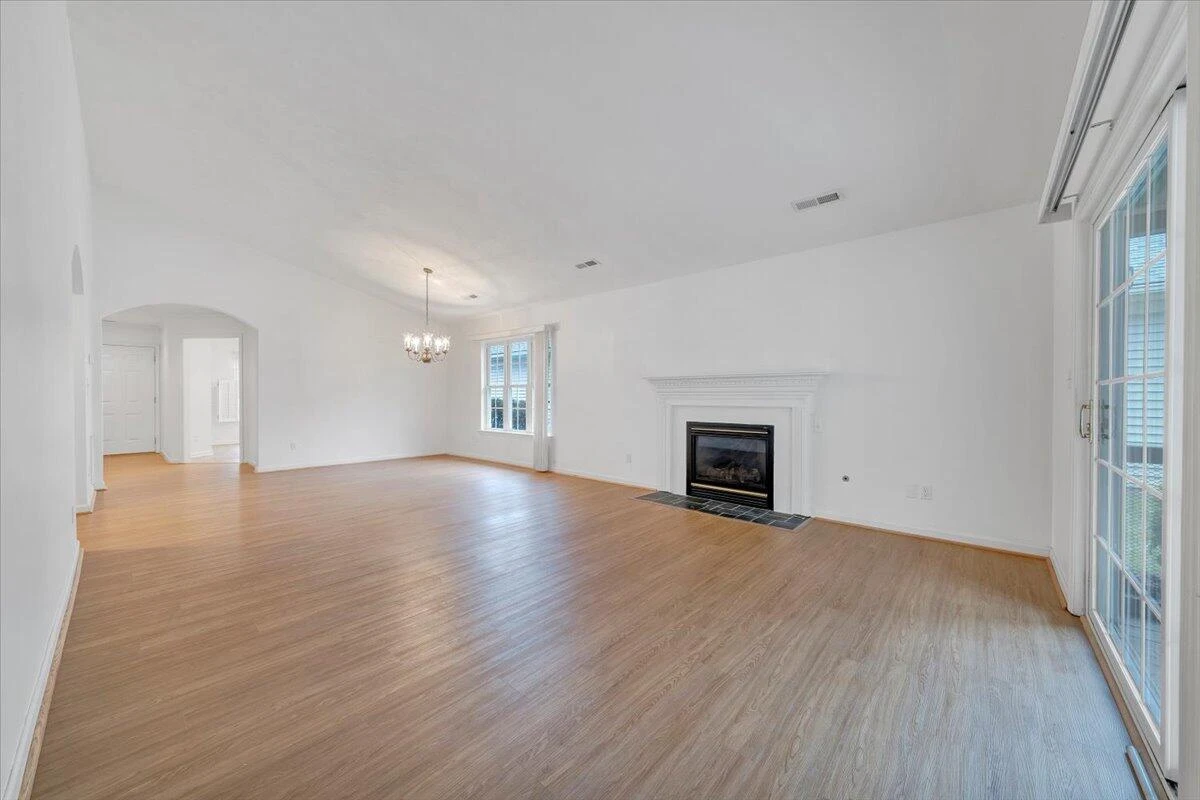 4558 Colonial Place DR - Photo 11